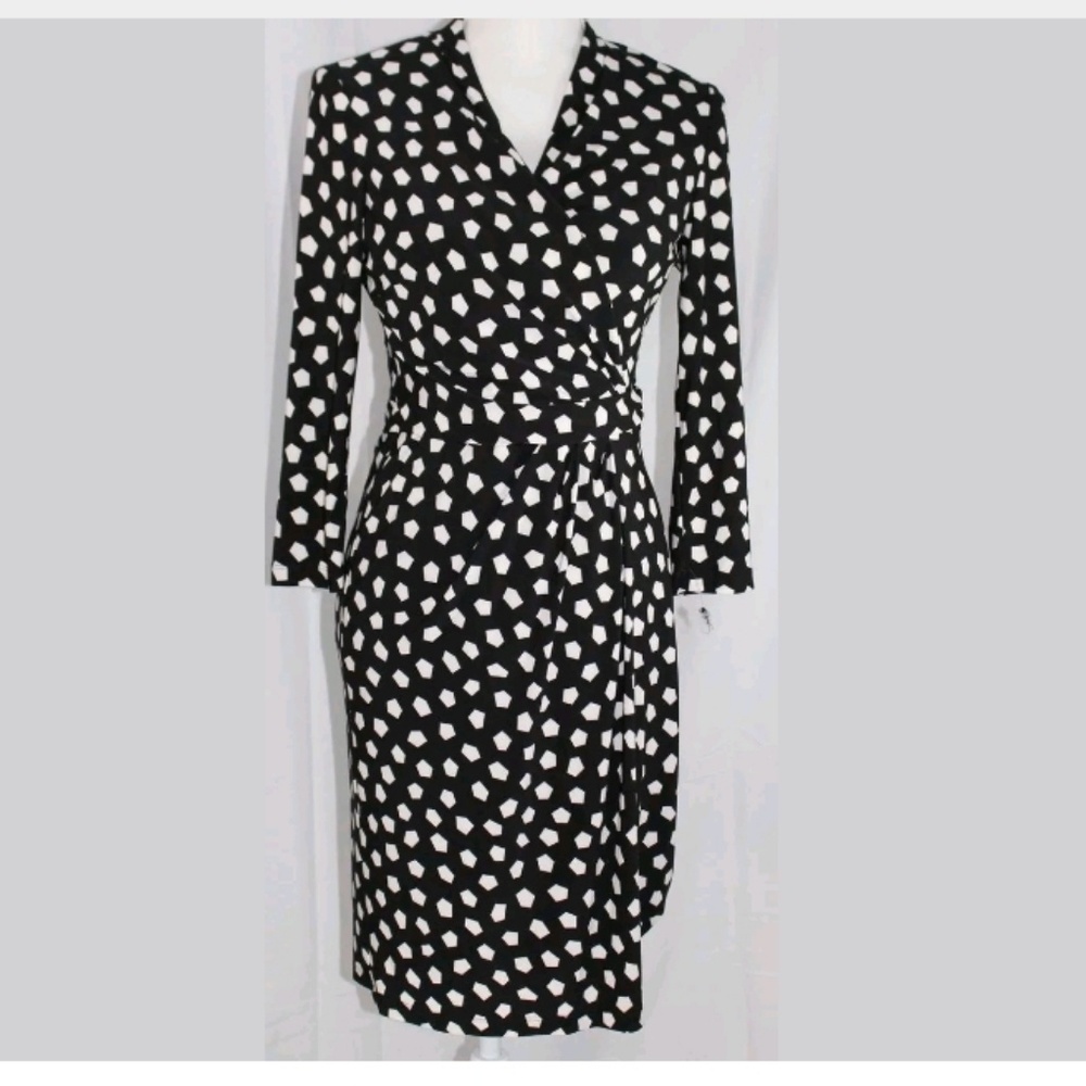 NWOT Anne Klein black pattern shift dress